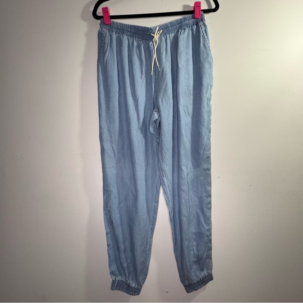 BeachLunchLounge Dixie Lyocell Jogger Pants Light Wash Chambray Size M NWT